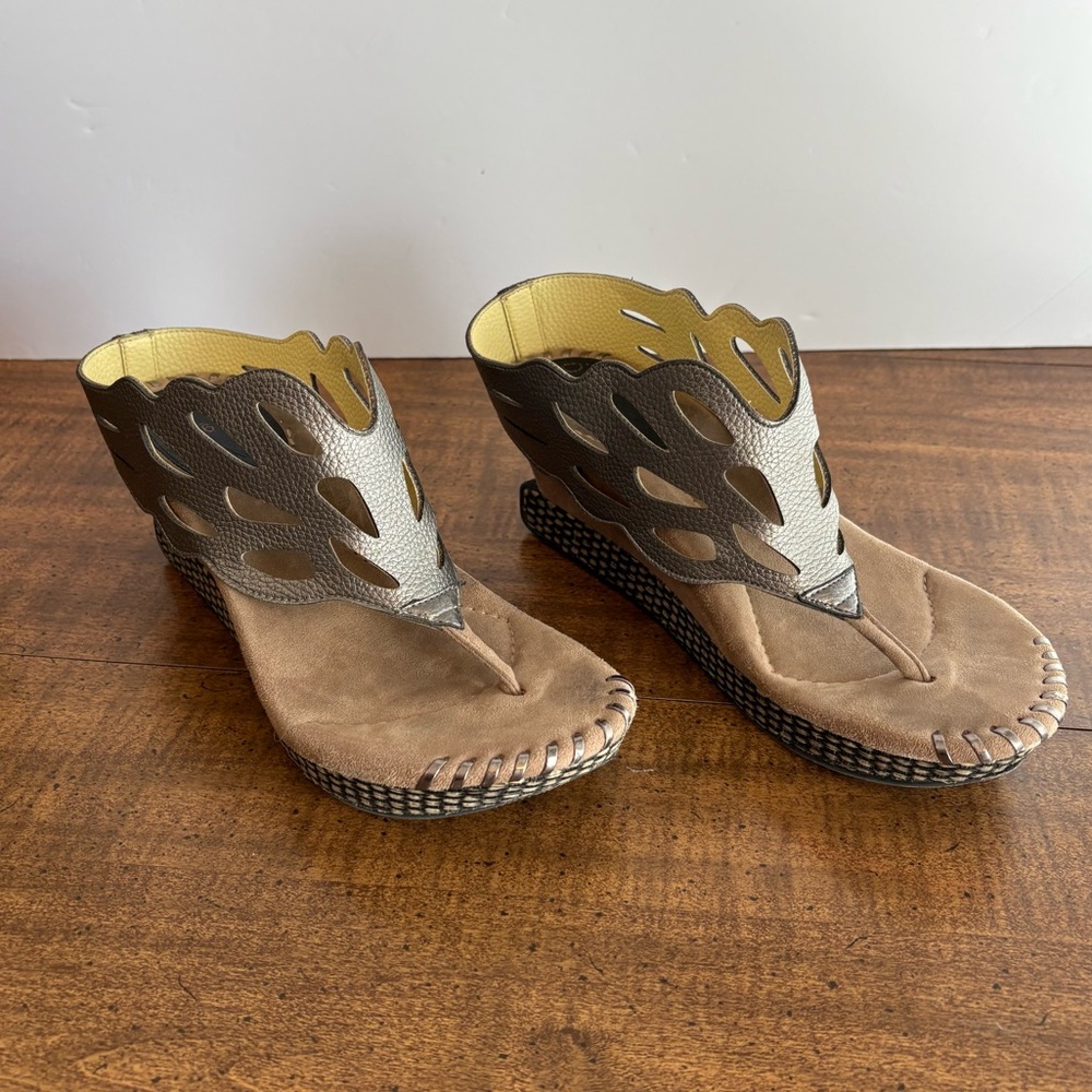 Modzori Troya 2-in-1 Reversible Thong Wedge Sandals Women 9 Pewter & Butter Cl - Picture 2 of 7